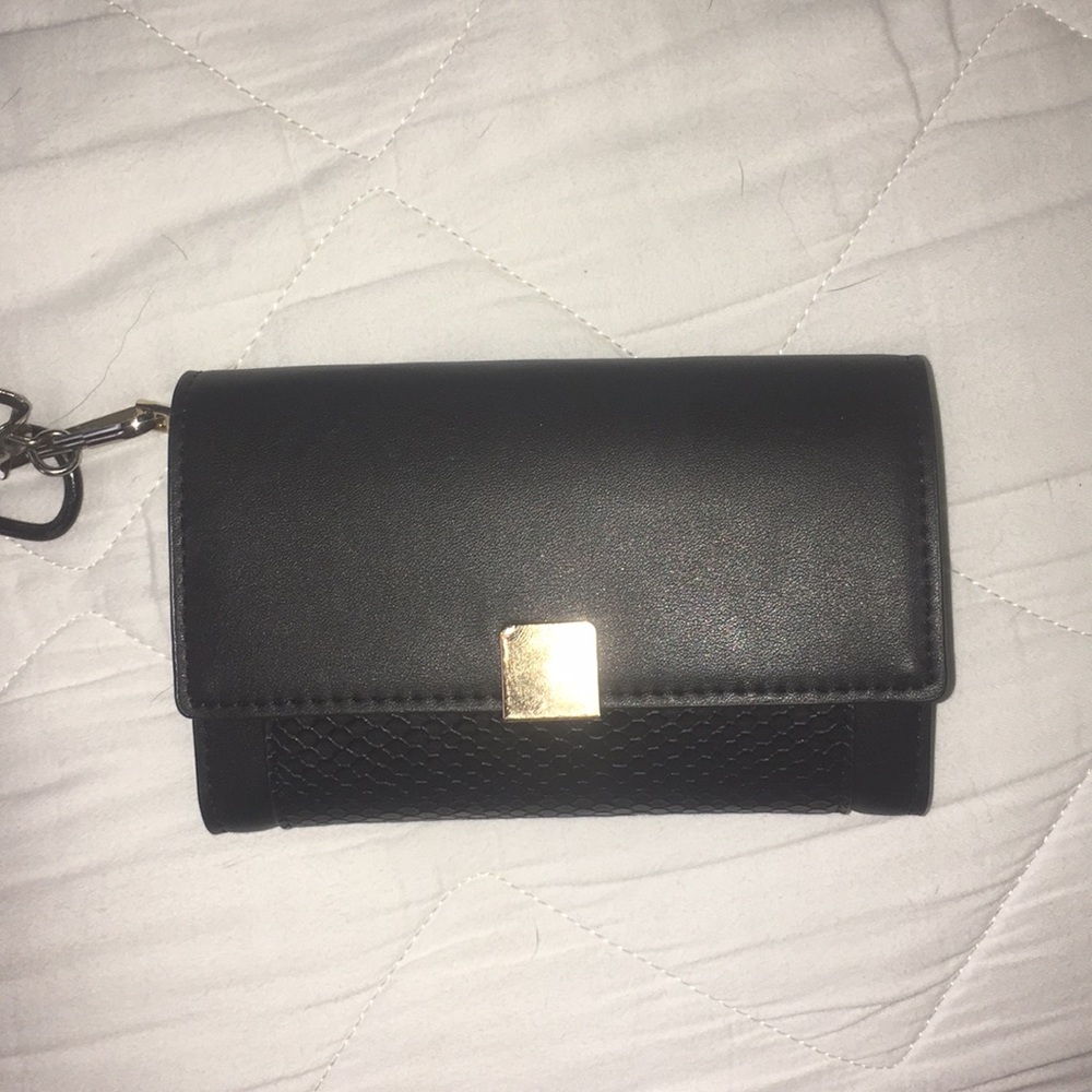 black wallet